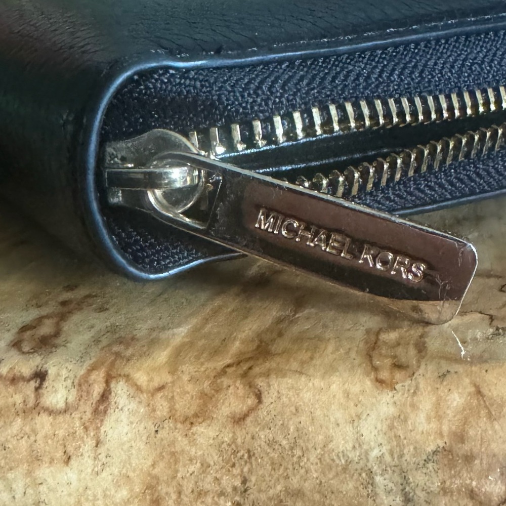 Michael Kors Large Black Continental Wallet - Gold Hardware - Wristlet Strap - Picture 6 of 12
